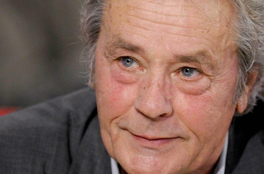  “Grandpa’s Copy”: What Does Alain Delon’s Granddaughter Who Was Abandoned By Her Father As a Child Look Like Now?