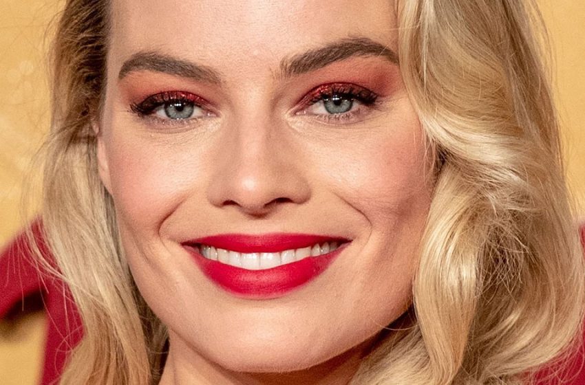  “She Is stunning!”: Margot Robbie Stuned Fans With Makeup-Free Look In Paparazzi Photos!