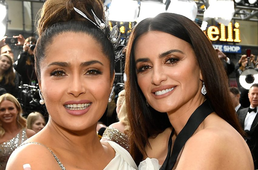  “Star Friendship”: Salma Hayek Showed Funny Photos With Penelope Cruz!