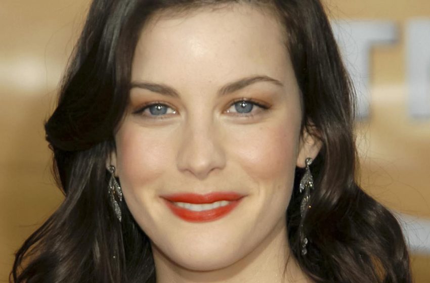  Liv Tyler’s Unrecognizable Appearance: A Glimpse Of The Star When No One Is Watching!