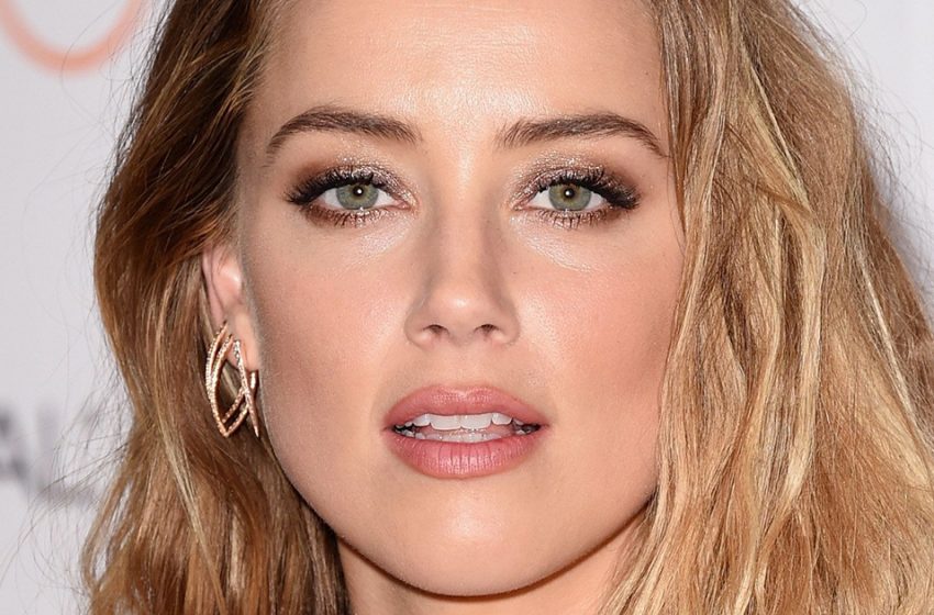  “Leggings, Heavy Bags And Zero Makeup”: What Does Amber Heard, Who Traded Hollywood For Motherhood, Look Like Today!