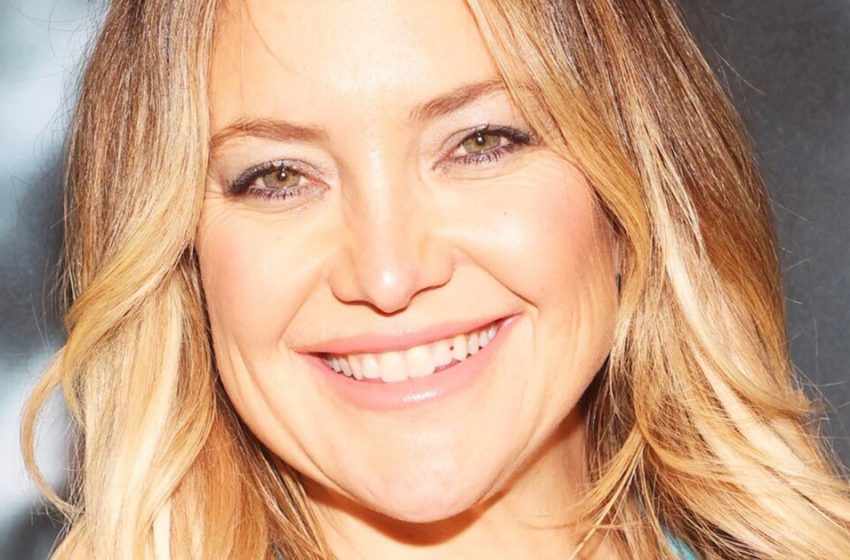  “Summer Has Just Begun”: 44-Year-Old Kate Hudson Starred Topless By The Pool!