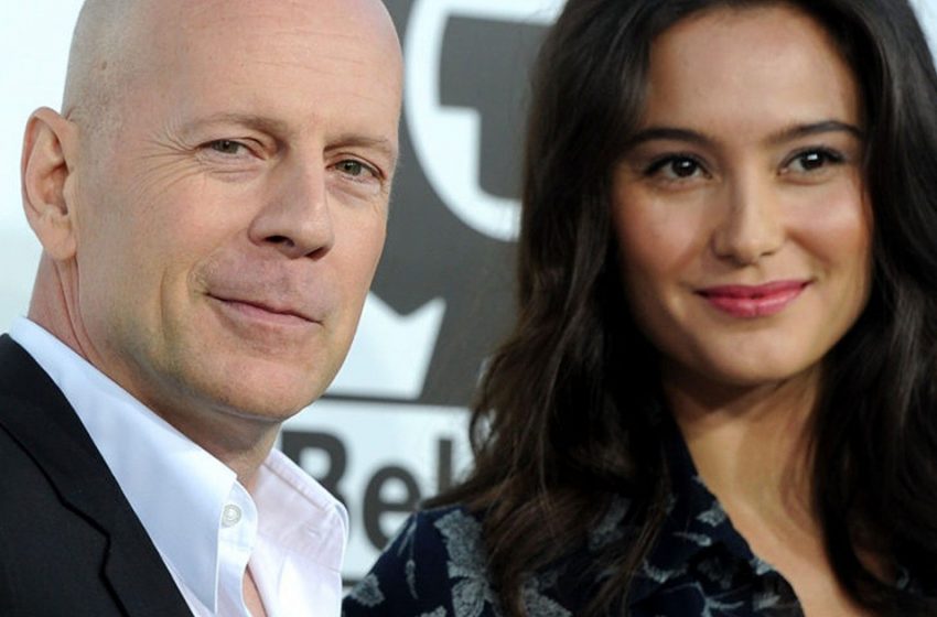  “We’re Doing Great”: Bruce Willis’ Wife Showed Gentle Photo With Him!