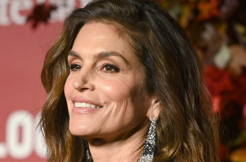  “Divinely Handsome”: The Son Of Cindy Crawford Drives Girls Crazy!