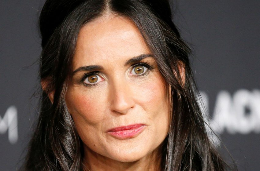  “Wrinkles And Cellulite”: Photo Of 60-year-old Demi Moore In a Tiny Bikini Hit The Net!