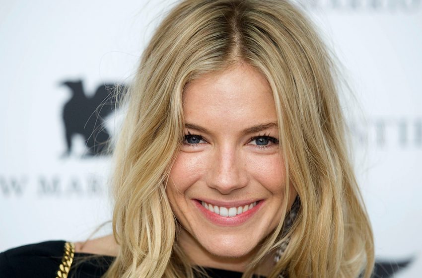  “No Longer Slim”: The Paparazzi Filmed Sienna Miller In a Bikini With Her Boyfriend Who Is 15 Years Younger!